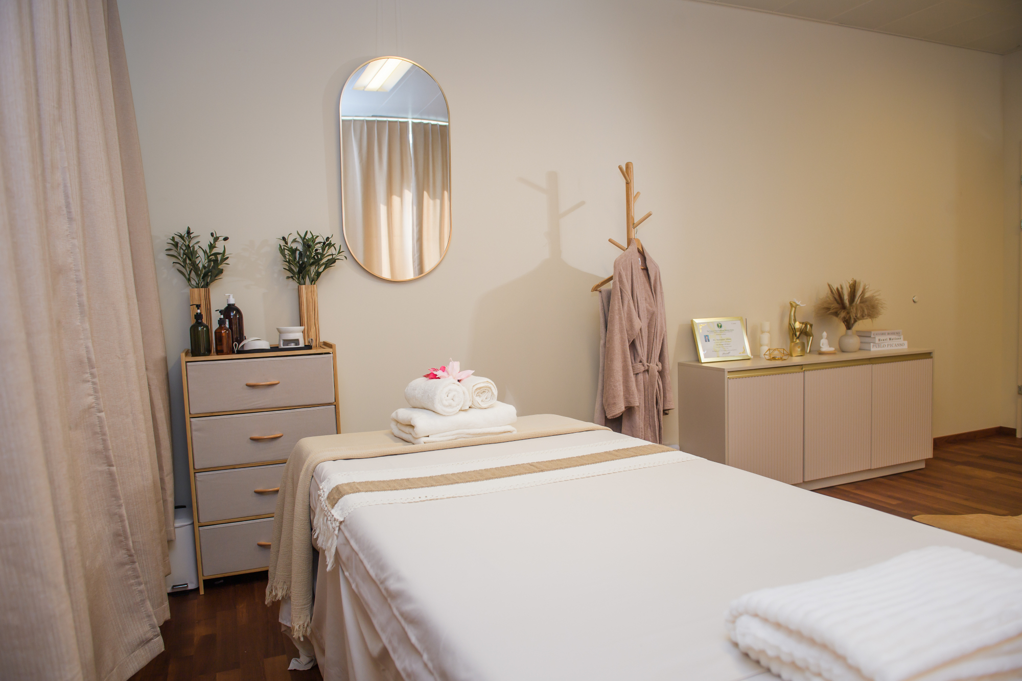 Thai Massage Table